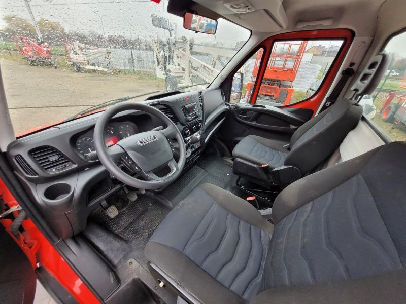 Iveco Daily 35S12 podnośnik koszowy 17 m CTE B-Lift 17 - Caminhão com plataforma aérea: foto 4 Iveco Daily 35S12 podnośnik koszowy 17 m CTE B-Lift 17 - Caminhão com plataforma aérea: foto 4