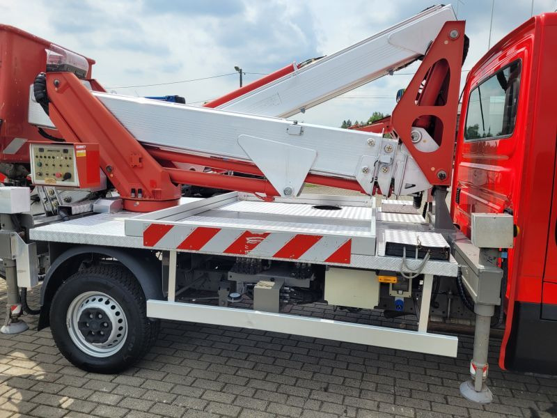 Iveco Daily 35S12 podnośnik koszowy 21 m Multitel MX210 - Caminhão com plataforma aérea: foto 5 Iveco Daily 35S12 podnośnik koszowy 21 m Multitel MX210 - Caminhão com plataforma aérea: foto 5