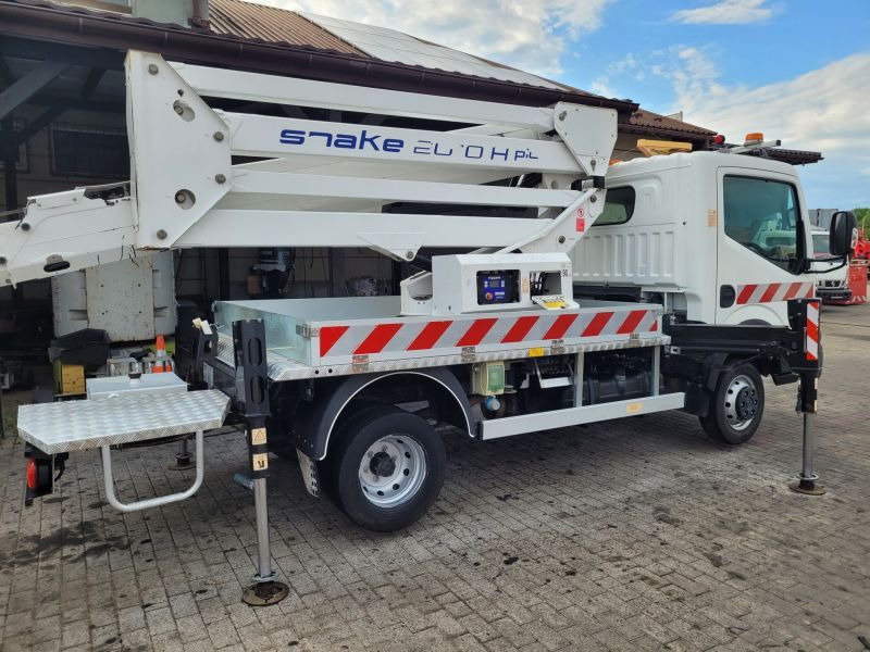 Nissan Cabstar NT400 podnośnik koszowy 20 m Oil&Steel Snake 2010 Plus - Caminhão com plataforma aérea: foto 3 Nissan Cabstar NT400 podnośnik koszowy 20 m Oil&Steel Snake 2010 Plus - Caminhão com plataforma aérea: foto 3