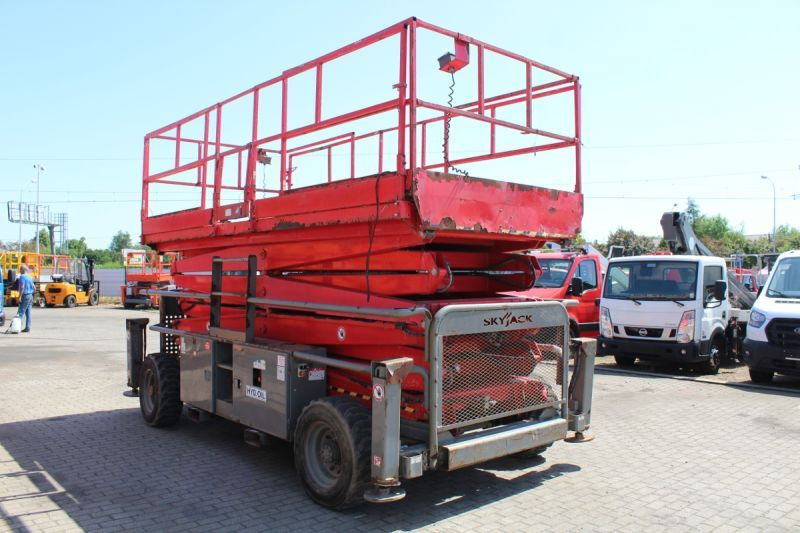 Podnośnik nożycowy 4x4 spalinowy 17 m Skyjack SJ9250 - Plataforma de Tijera/ Plataforma de tesoura: foto 4 Podnośnik nożycowy 4x4 spalinowy 17 m Skyjack SJ9250 - Plataforma de Tijera/ Plataforma de tesoura: foto 4
