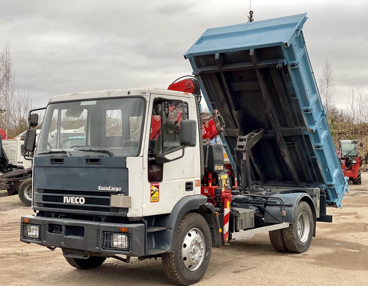 IVECO EUROCARGO - Camião grua: foto 1 IVECO EUROCARGO - Camião grua: foto 1