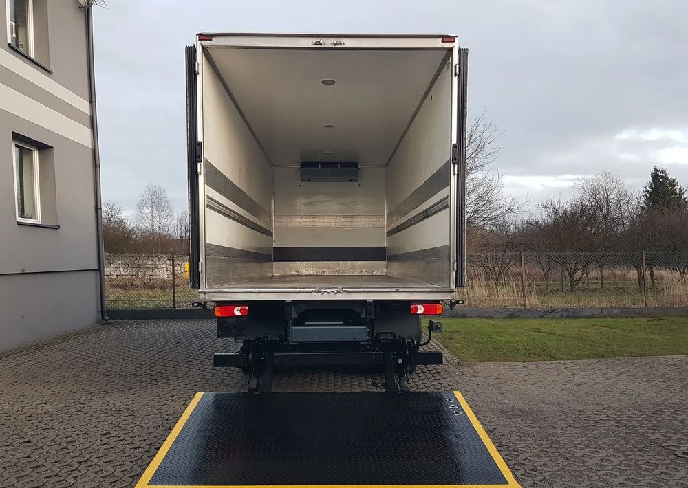 DAF 16T LF 230 WINDA CHŁODNIA 16EP 6,58x2,48x2,38 KLIMA IZOTERMA MROŹNIA - Camião frigorífico: foto 5 DAF 16T LF 230 WINDA CHŁODNIA 16EP 6,58x2,48x2,38 KLIMA IZOTERMA MROŹNIA - Camião frigorífico: foto 5