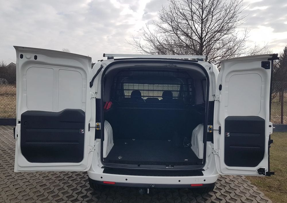 Fiat Doblo 1.6 Multijet 16V Easy - Automóvel: foto 5 Fiat Doblo 1.6 Multijet 16V Easy - Automóvel: foto 5