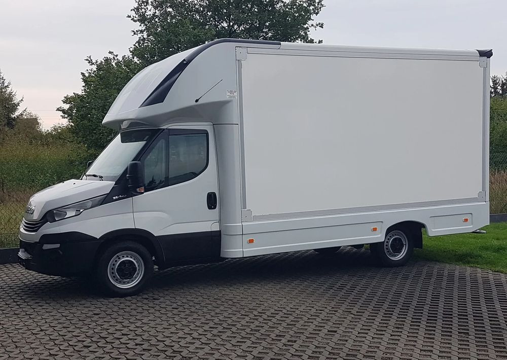 Iveco DAILY KONTENER NISKOPODŁOGOWY 4,31x2,24x2,43 FOODTRUCK SKLEP KAMPER KLIMA BAR KONIOWÓZ - Carrinha de contentor: foto 2 Iveco DAILY KONTENER NISKOPODŁOGOWY 4,31x2,24x2,43 FOODTRUCK SKLEP KAMPER KLIMA BAR KONIOWÓZ - Carrinha de contentor: foto 2