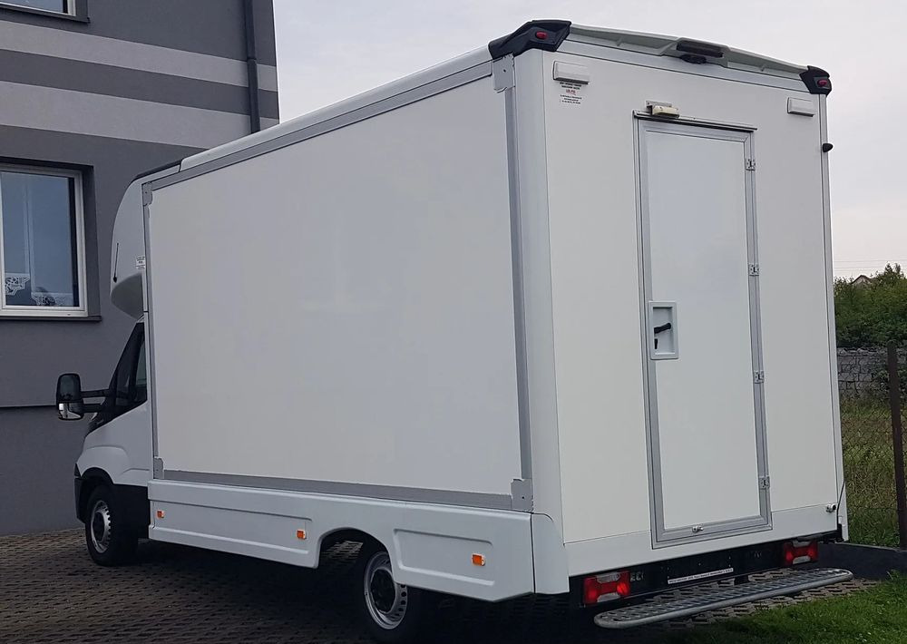 Iveco DAILY KONTENER NISKOPODŁOGOWY 4,31x2,24x2,43 FOODTRUCK SKLEP KAMPER KLIMA BAR KONIOWÓZ - Carrinha de contentor: foto 3 Iveco DAILY KONTENER NISKOPODŁOGOWY 4,31x2,24x2,43 FOODTRUCK SKLEP KAMPER KLIMA BAR KONIOWÓZ - Carrinha de contentor: foto 3