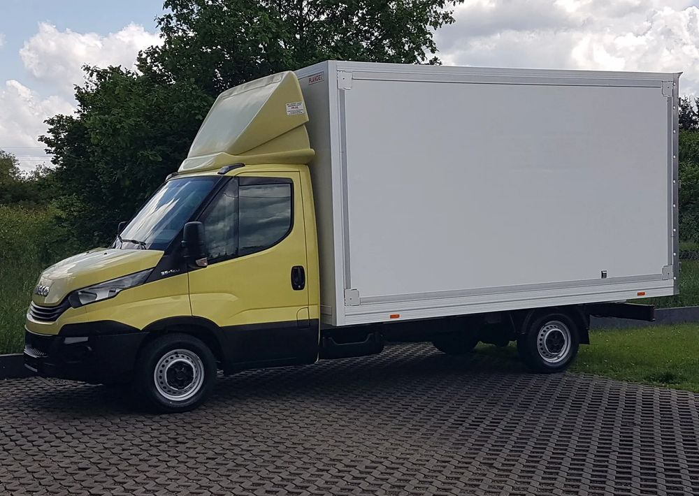 Iveco Daily 8EP KONTENER 4,14x2,21x2,20 KLIMA MANUAL KRAJOWY DMC 3500KG - Carrinha de contentor: foto 2 Iveco Daily 8EP KONTENER 4,14x2,21x2,20 KLIMA MANUAL KRAJOWY DMC 3500KG - Carrinha de contentor: foto 2
