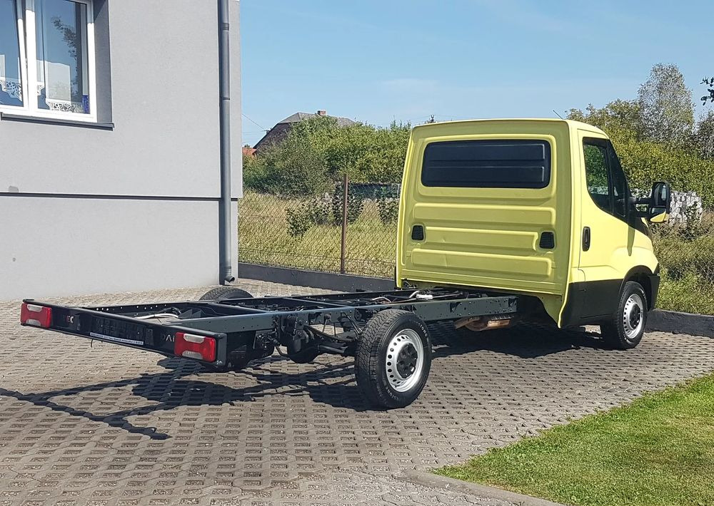 Iveco Daily PODWOZIE RAMA DO ZABUDOWY WIDELEC KLIMA 35S13 DMC 3500 KG KRAJOWY - Camião chassi: foto 4 Iveco Daily PODWOZIE RAMA DO ZABUDOWY WIDELEC KLIMA 35S13 DMC 3500 KG KRAJOWY - Camião chassi: foto 4