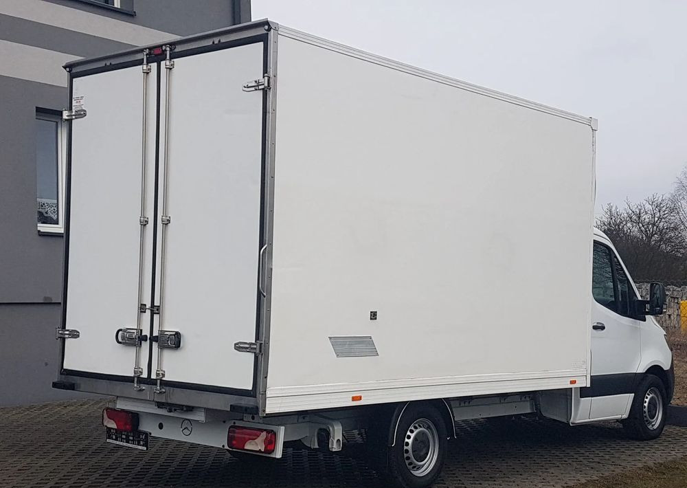 Mercedes-Benz Sprinter CHŁODNIA 8EP IZOTERMA AGREGAT ZANOTTI 4,12x2,15x2,30 KLIMA 314CDI - Carrinha frigorífica: foto 4 Mercedes-Benz Sprinter CHŁODNIA 8EP IZOTERMA AGREGAT ZANOTTI 4,12x2,15x2,30 KLIMA 314CDI - Carrinha frigorífica: foto 4