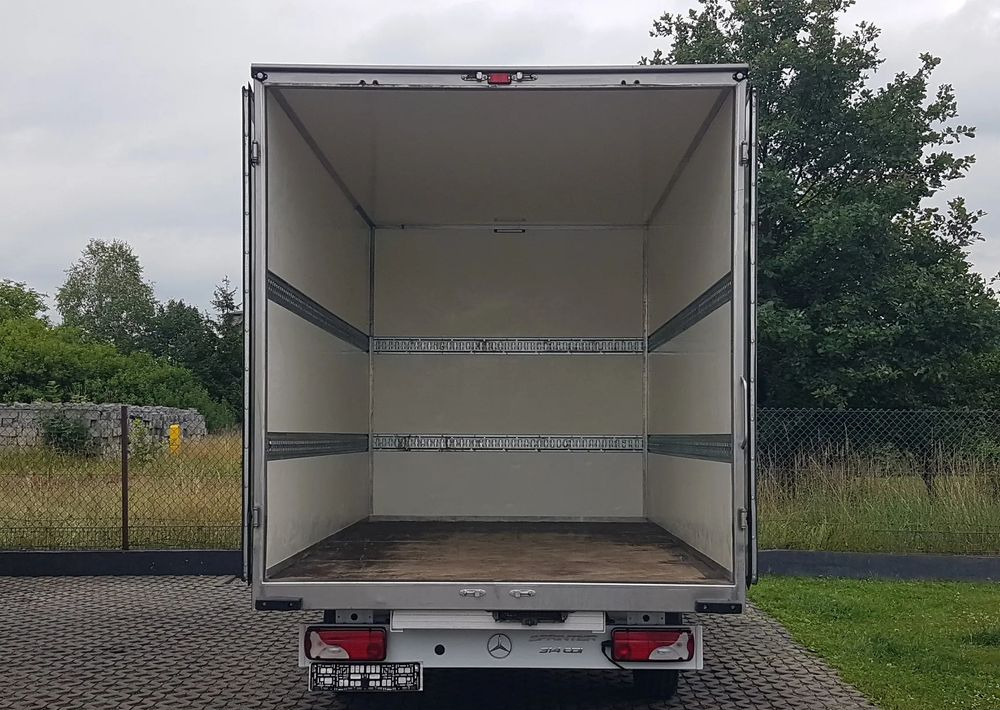 Mercedes-Benz Sprinter KONTENER 8EP 4,11x2,15x2,30 KLIMA 314 CDI MANUAL KRAJOWY - Carrinha de contentor: foto 5 Mercedes-Benz Sprinter KONTENER 8EP 4,11x2,15x2,30 KLIMA 314 CDI MANUAL KRAJOWY - Carrinha de contentor: foto 5