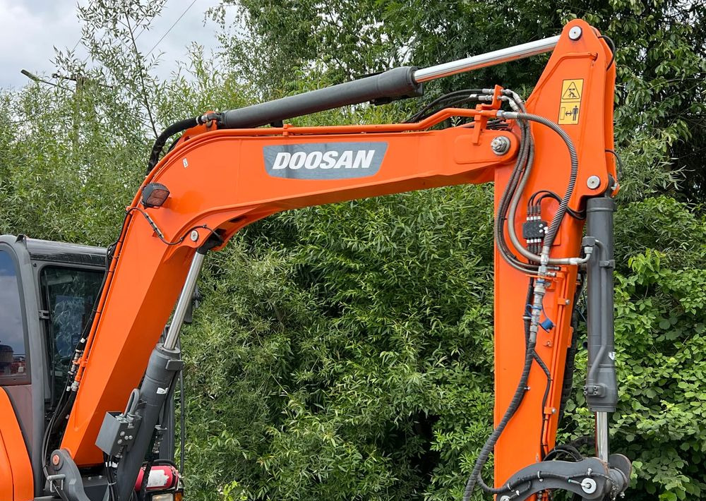Doosan DOOSAN DX57W *ROTOTILT* 2200 Motogodzin JAK NOWA KOPARKA KOŁOWA STAN PERFEKCYJNY SPROWADZONA - Escavadeira de rodas: foto 4 Doosan DOOSAN DX57W *ROTOTILT* 2200 Motogodzin JAK NOWA KOPARKA KOŁOWA STAN PERFEKCYJNY SPROWADZONA - Escavadeira de rodas: foto 4