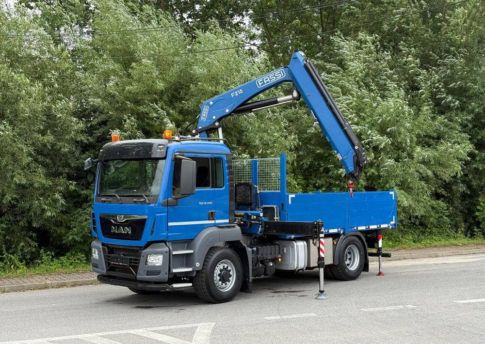 MAN * MAN 18.440 TGS * 4x4 * HDS Fassi F215 * Sprowadzony * 95 000 KM ! * Stan Jak Nowy - Camião de caixa aberta/ Plataforma, Camião grua: foto 1 MAN * MAN 18.440 TGS * 4x4 * HDS Fassi F215 * Sprowadzony * 95 000 KM ! * Stan Jak Nowy - Camião de caixa aberta/ Plataforma, Camião grua: foto 1