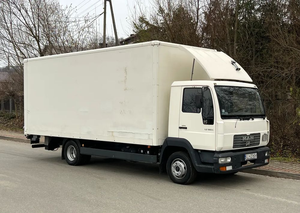 MAN MAN 8-180 KONTENER WINDA ZAŁADOWCZA - Camião furgão: foto 2 MAN MAN 8-180 KONTENER WINDA ZAŁADOWCZA - Camião furgão: foto 2