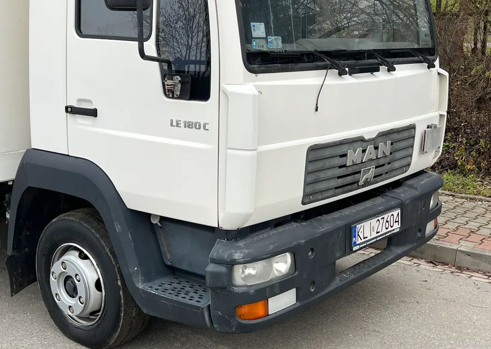 MAN MAN 8-180 KONTENER WINDA ZAŁADOWCZA - Camião furgão: foto 3 MAN MAN 8-180 KONTENER WINDA ZAŁADOWCZA - Camião furgão: foto 3