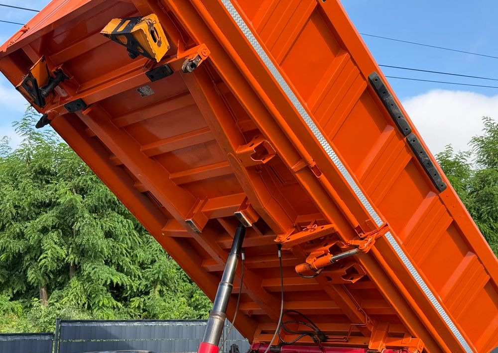 Camião basculante MAN * TGS 26.480 MAN * Kiper / Wywrotka * 6x4 * Sprowadzona * Bordmatik * Stan Perfekcyjny: foto 15 Camião basculante MAN * TGS 26.480 MAN * Kiper / Wywrotka * 6x4 * Sprowadzona * Bordmatik * Stan Perfekcyjny: foto 15