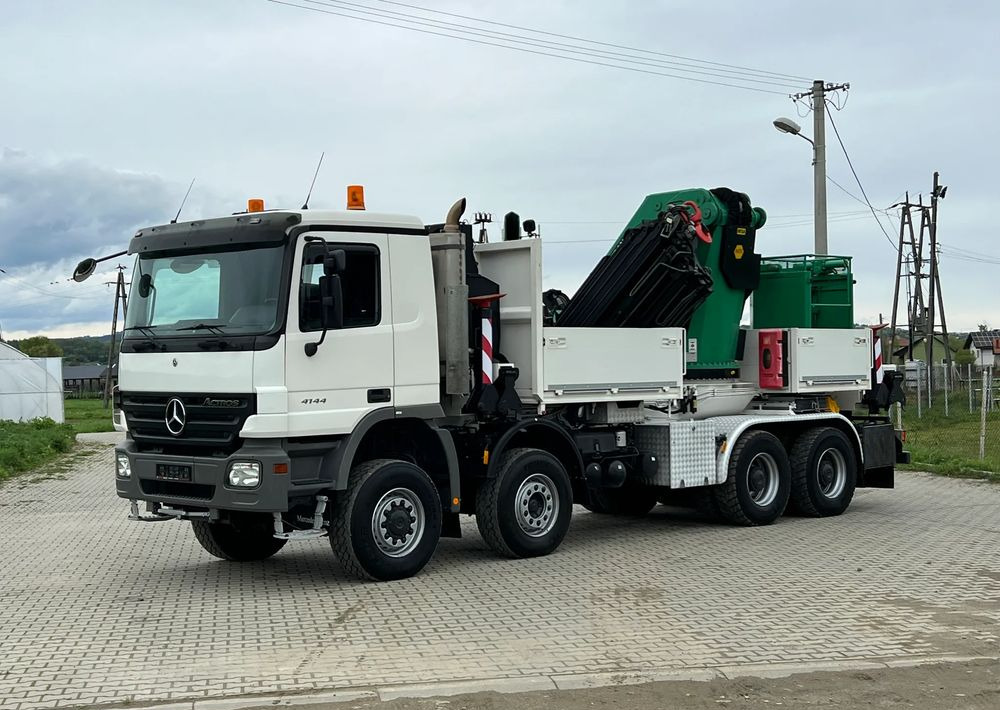 Mercedes-Benz * Mercedes 8x6 Actros 4144 * HDS Palfinger 150002 + FLY JIB PJ 170 * Dźwig * 40 TON * Wyciągarka * 35 Metrów * Kosz * - Camião grua: foto 2 Mercedes-Benz * Mercedes 8x6 Actros 4144 * HDS Palfinger 150002 + FLY JIB PJ 170 * Dźwig * 40 TON * Wyciągarka * 35 Metrów * Kosz * - Camião grua: foto 2