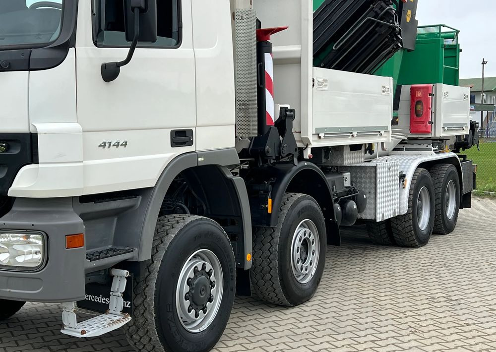 Mercedes-Benz * Mercedes 8x6 Actros 4144 * HDS Palfinger 150002 + FLY JIB PJ 170 * Dźwig * 40 TON * Wyciągarka * 35 Metrów * Kosz * - Camião grua: foto 4 Mercedes-Benz * Mercedes 8x6 Actros 4144 * HDS Palfinger 150002 + FLY JIB PJ 170 * Dźwig * 40 TON * Wyciągarka * 35 Metrów * Kosz * - Camião grua: foto 4