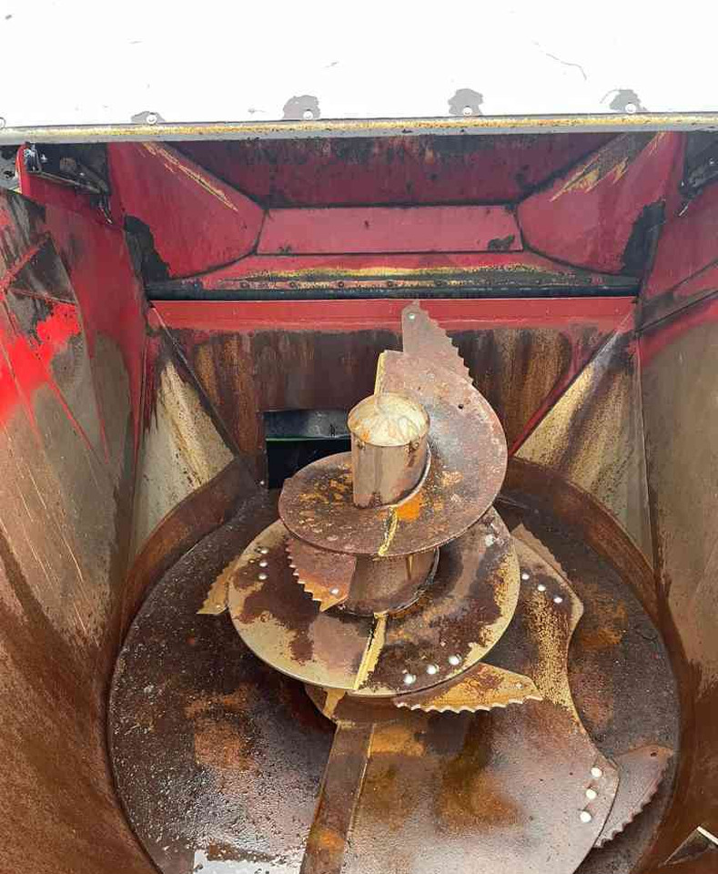 BVL V-Mix 12 LS Voermengwagen Voermachines - Misturadora Alimentadora: foto 4 BVL V-Mix 12 LS Voermengwagen Voermachines - Misturadora Alimentadora: foto 4