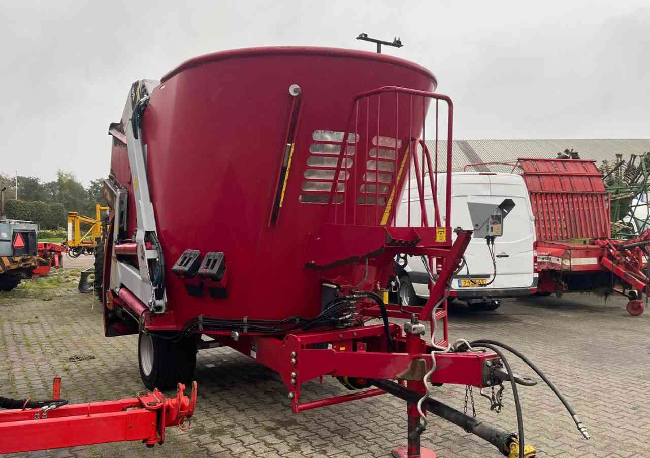 BVL V-Mix 12 LS Voermengwagen Voermachines - Misturadora Alimentadora: foto 2 BVL V-Mix 12 LS Voermengwagen Voermachines - Misturadora Alimentadora: foto 2