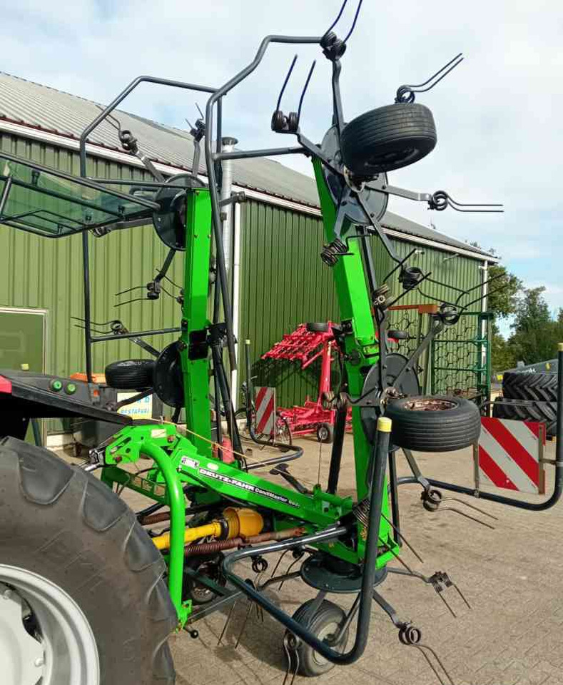 Deutz-Fahr Condimaster 6821 schudder weidebouwmachines - Ancinho enleirador: foto 1 Deutz-Fahr Condimaster 6821 schudder weidebouwmachines - Ancinho enleirador: foto 1