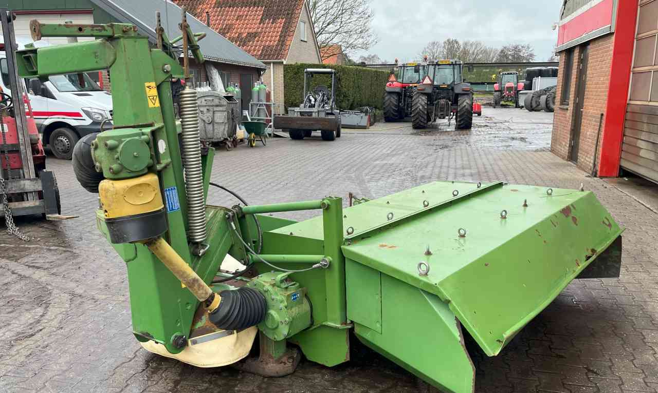 Krone Easycut 280 CV achtermaaier schijvenmaaier kneuzer weidebouwmachines - Gadanheira: foto 3 Krone Easycut 280 CV achtermaaier schijvenmaaier kneuzer weidebouwmachines - Gadanheira: foto 3