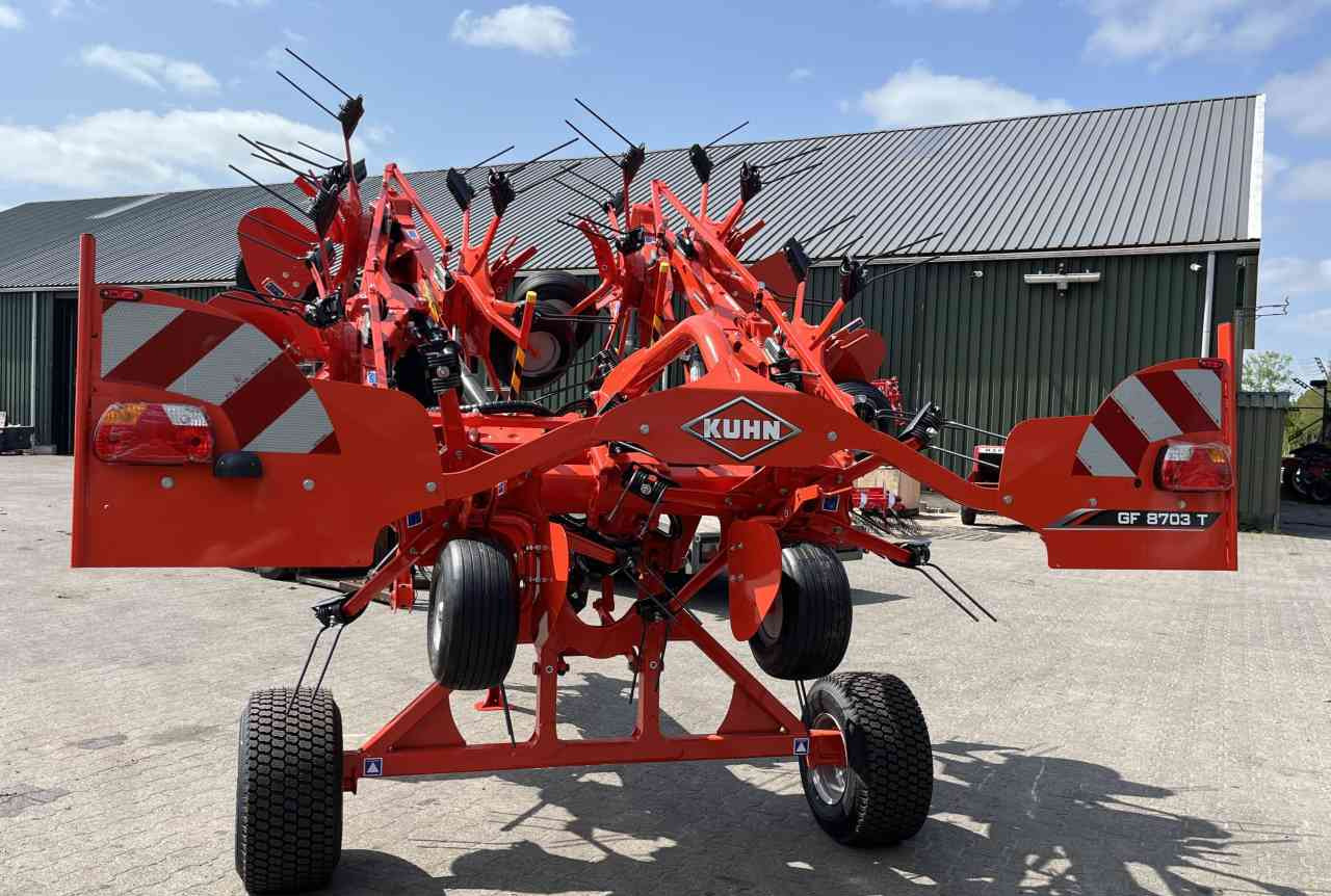 Kuhn GF8703T Schudder Tedder Kreiselheuer weidebouwmachines - Ancinho enleirador: foto 4 Kuhn GF8703T Schudder Tedder Kreiselheuer weidebouwmachines - Ancinho enleirador: foto 4