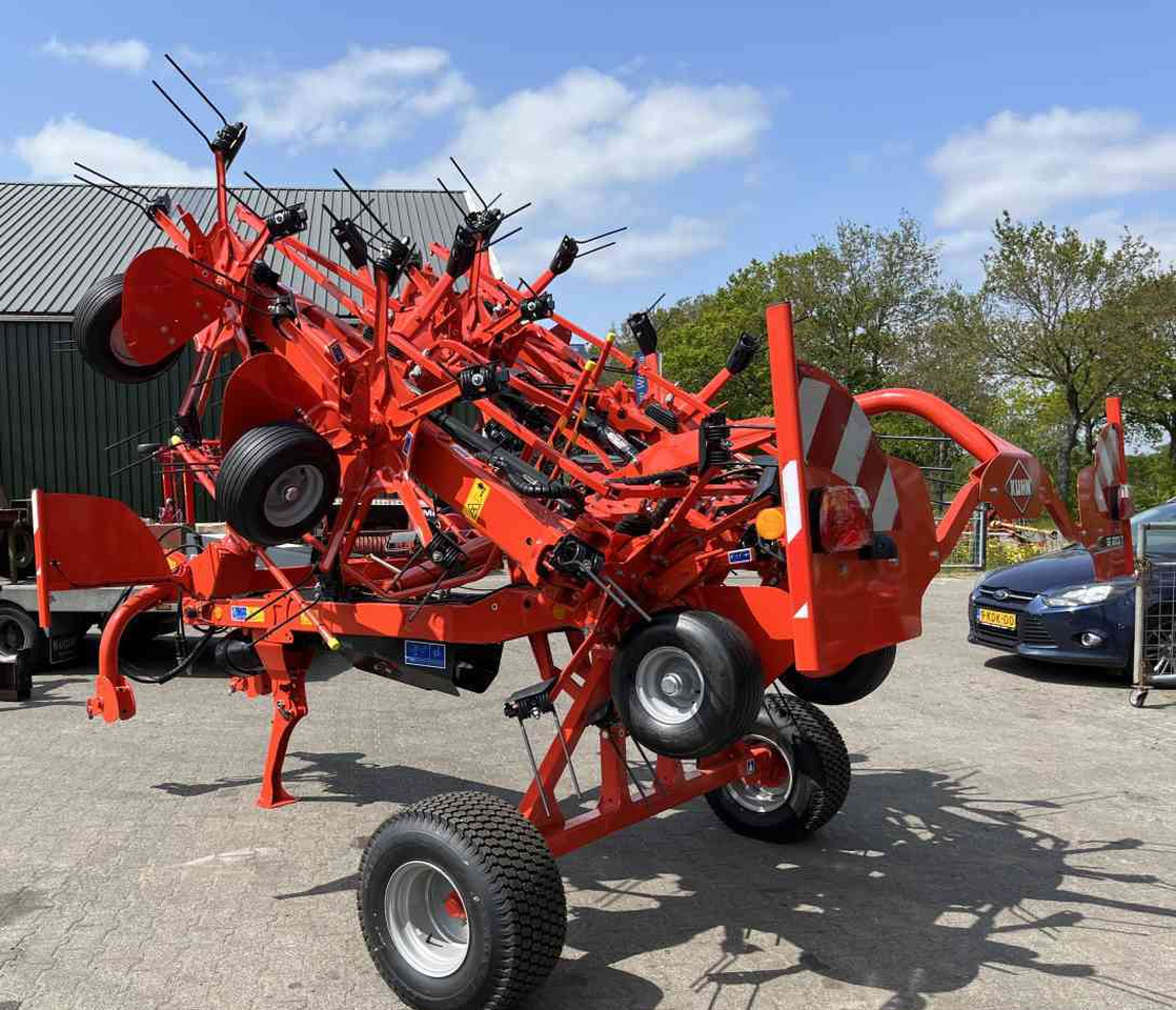 Kuhn GF8703T Schudder Tedder Kreiselheuer weidebouwmachines - Ancinho enleirador: foto 3 Kuhn GF8703T Schudder Tedder Kreiselheuer weidebouwmachines - Ancinho enleirador: foto 3