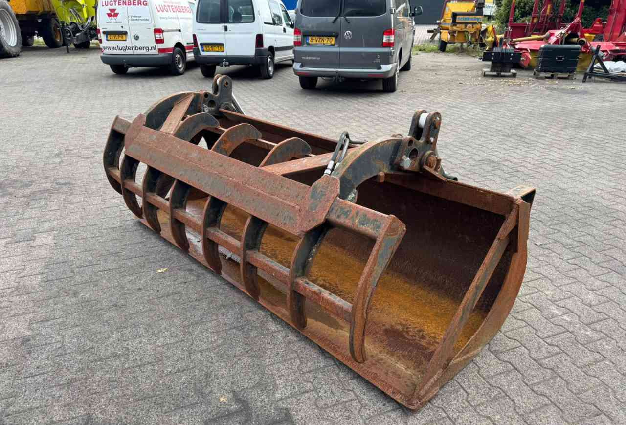 Manitou 240 pelikaanbak kuilbak mestbak - Equipamento para silagem: foto 1 Manitou 240 pelikaanbak kuilbak mestbak - Equipamento para silagem: foto 1