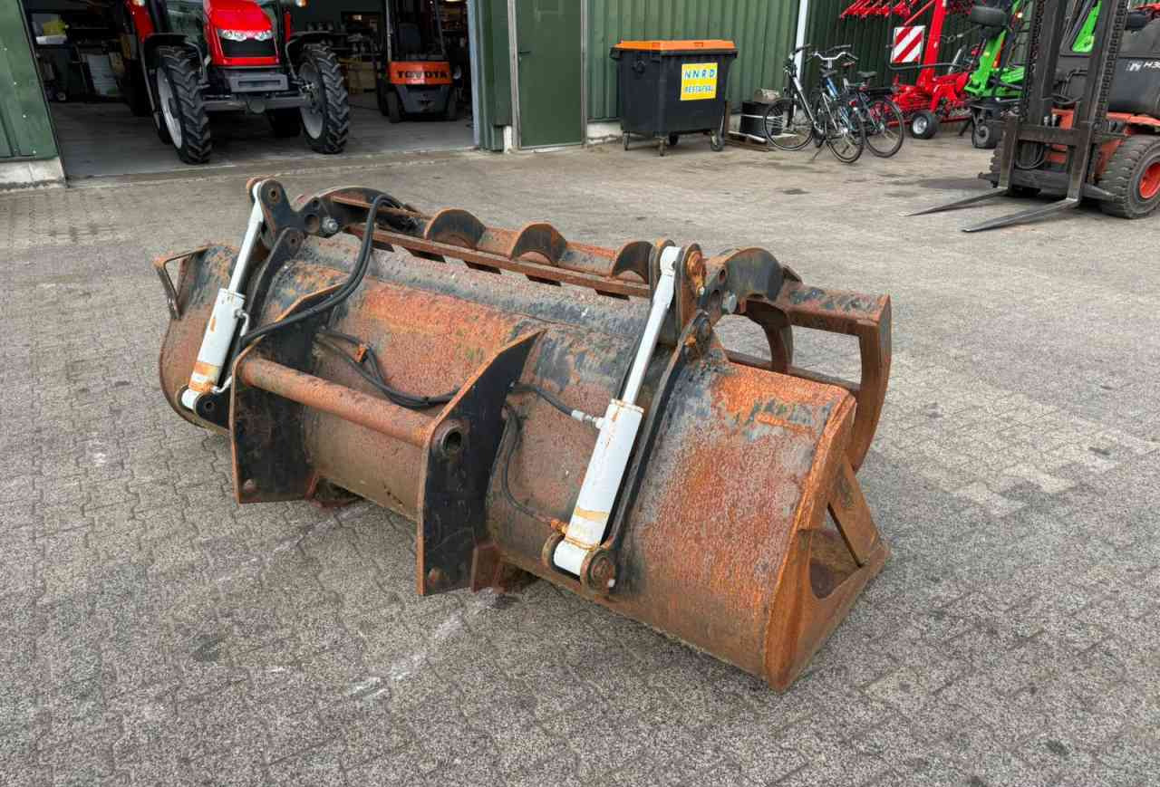 Manitou 240 pelikaanbak kuilbak mestbak - Equipamento para silagem: foto 3 Manitou 240 pelikaanbak kuilbak mestbak - Equipamento para silagem: foto 3