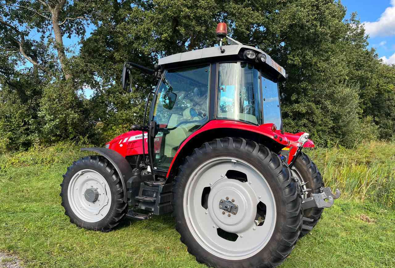 Massey Ferguson 5609 Dyna-4 Essential - Trator: foto 3 Massey Ferguson 5609 Dyna-4 Essential - Trator: foto 3