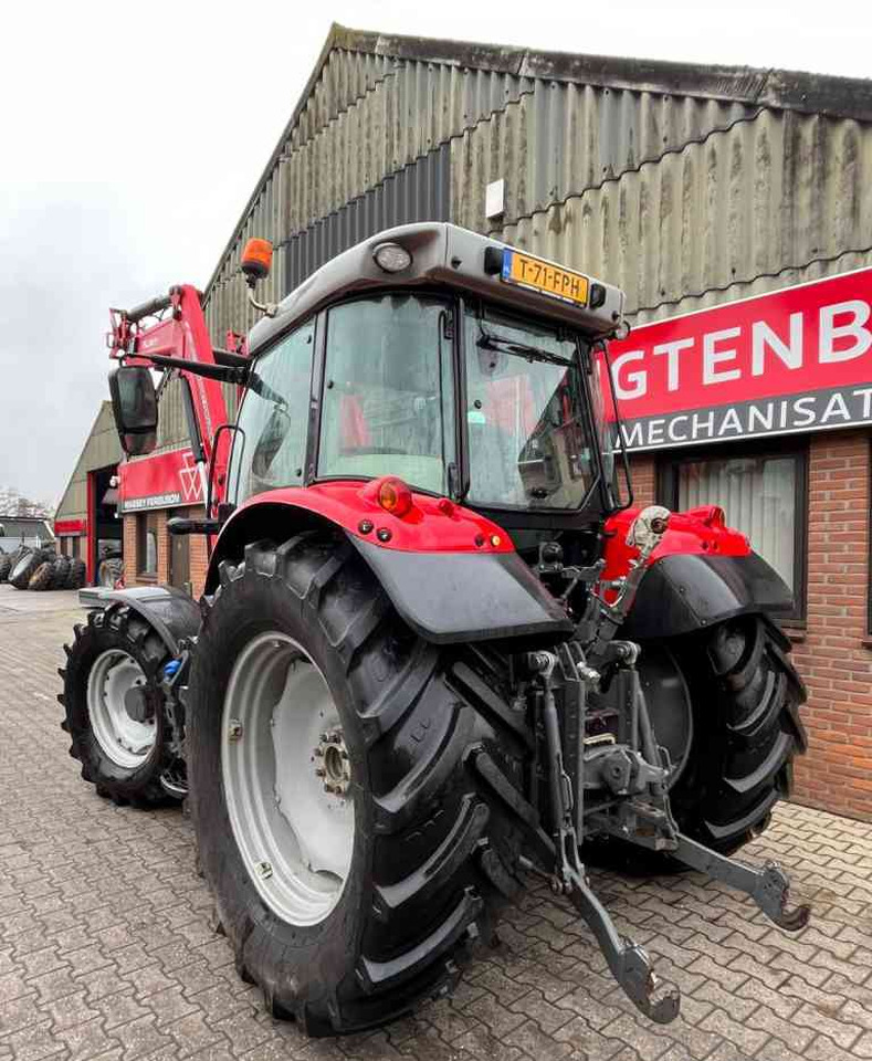 Massey Ferguson 5710S Dyna-4 Essential Voorlader Tractoren - Trator: foto 5 Massey Ferguson 5710S Dyna-4 Essential Voorlader Tractoren - Trator: foto 5