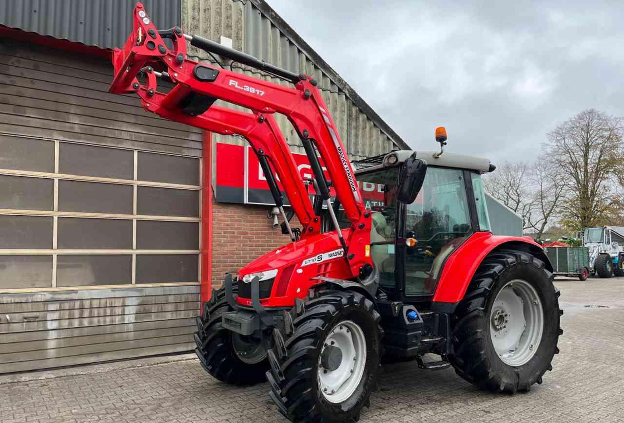 Massey Ferguson 5710S Dyna-4 Essential Voorlader Tractoren - Trator: foto 1 Massey Ferguson 5710S Dyna-4 Essential Voorlader Tractoren - Trator: foto 1