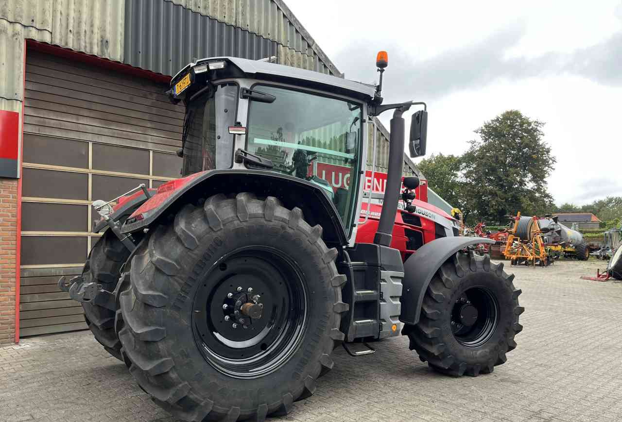 Massey Ferguson 8S.225 Dyna-VT Exclusive Tractoren - Trator: foto 3 Massey Ferguson 8S.225 Dyna-VT Exclusive Tractoren - Trator: foto 3