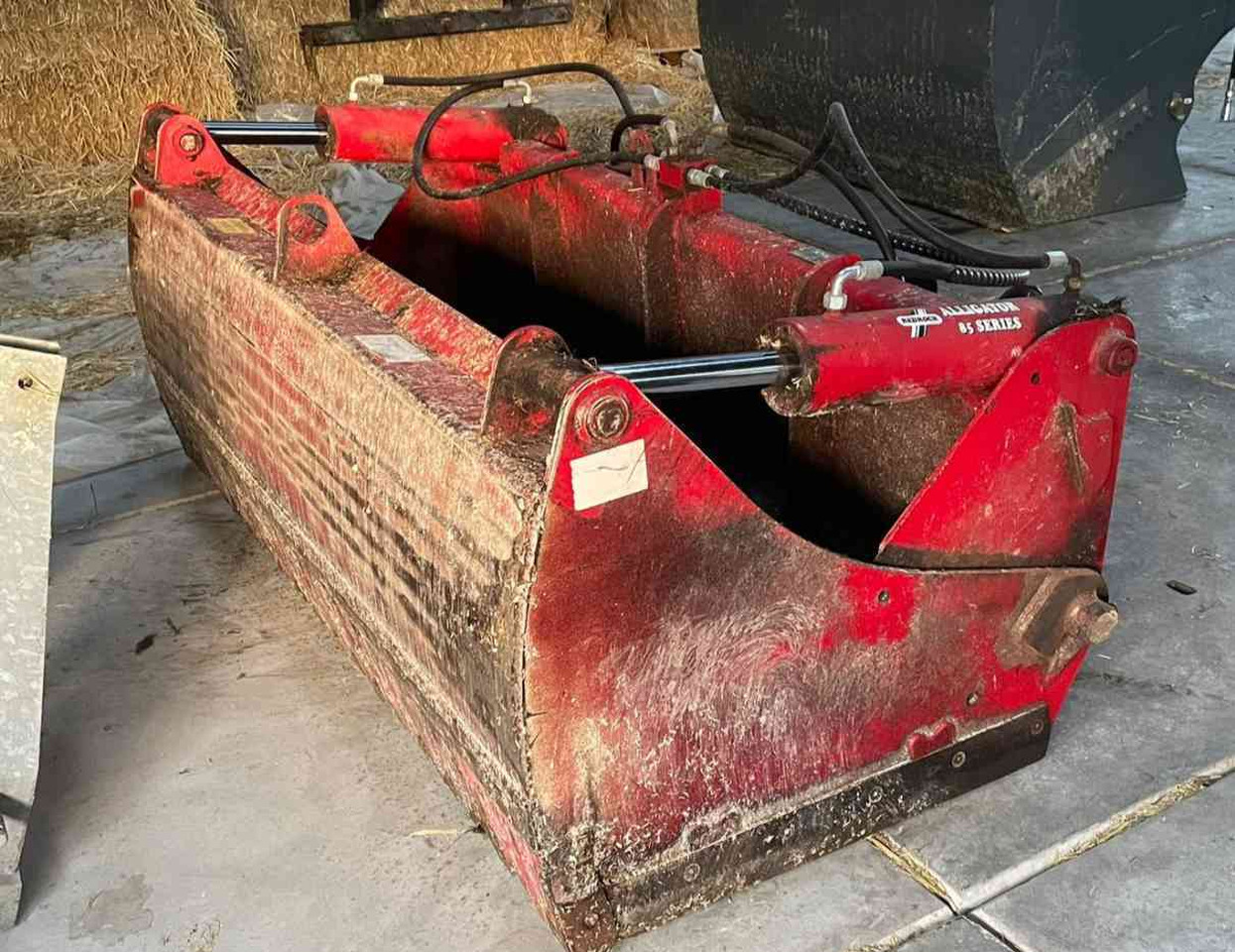 Redrock Kuilhapper 1.60 breed, dichte bodem, Volvo L30 aansluiting voermachines - Equipamento para silagem: foto 1 Redrock Kuilhapper 1.60 breed, dichte bodem, Volvo L30 aansluiting voermachines - Equipamento para silagem: foto 1