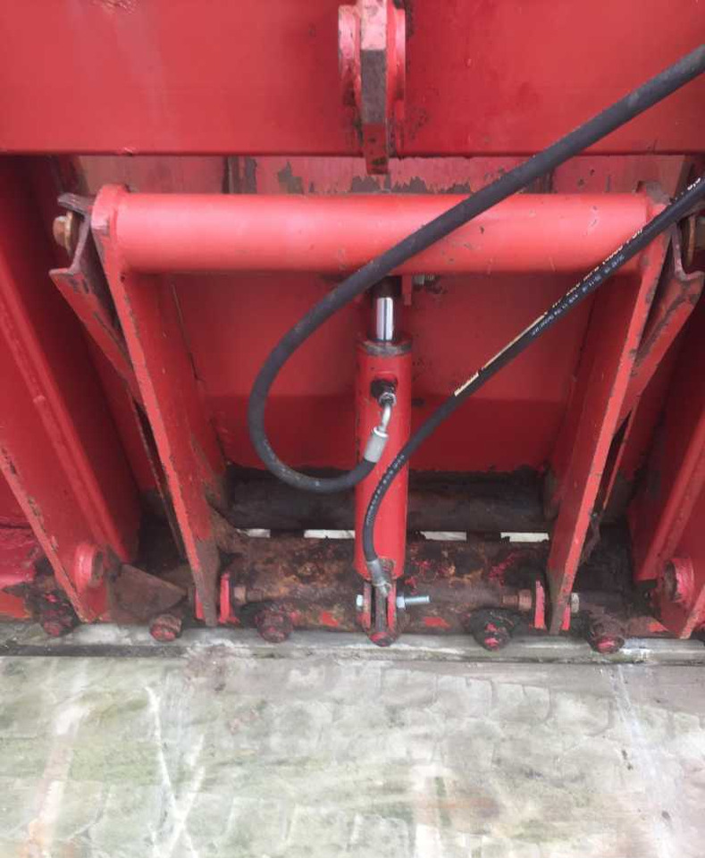 Strautmann Silozanger 233 Kuilhapper voermachines - Equipamento para silagem: foto 4 Strautmann Silozanger 233 Kuilhapper voermachines - Equipamento para silagem: foto 4