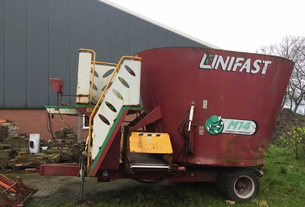 Unifast M14 Vertikal voermengwagen / Vertical feedmixer Voermachines - Misturadora Alimentadora: foto 1 Unifast M14 Vertikal voermengwagen / Vertical feedmixer Voermachines - Misturadora Alimentadora: foto 1