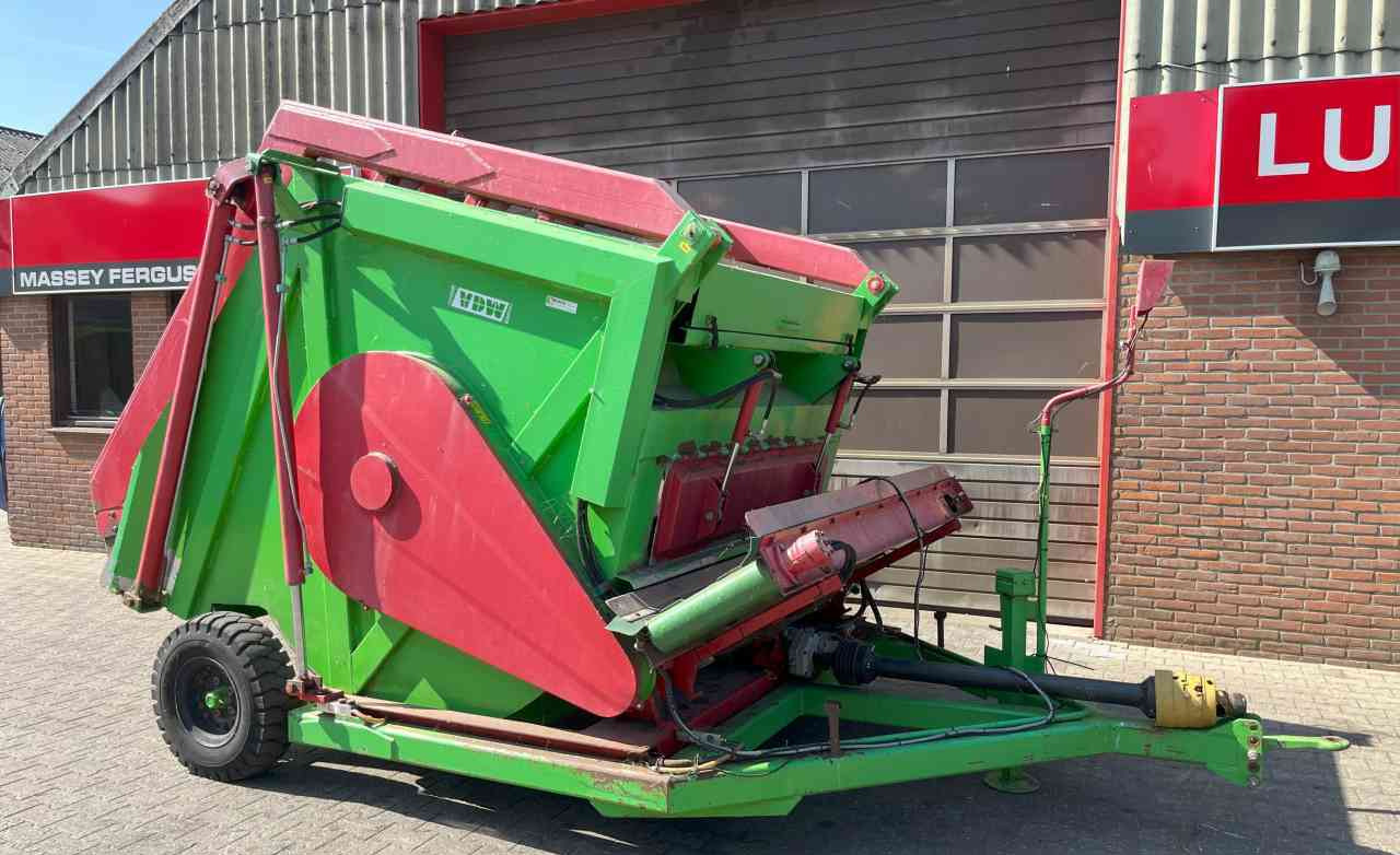 VDW UMD 5 Voermengwagen, peddelmenger, voerwagen, voermachines - Misturadora Alimentadora: foto 2 VDW UMD 5 Voermengwagen, peddelmenger, voerwagen, voermachines - Misturadora Alimentadora: foto 2
