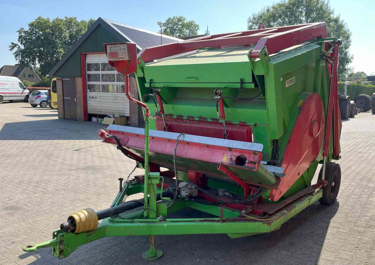 VDW UMD 5 Voermengwagen, peddelmenger, voerwagen, voermachines - Misturadora Alimentadora: foto 3 VDW UMD 5 Voermengwagen, peddelmenger, voerwagen, voermachines - Misturadora Alimentadora: foto 3