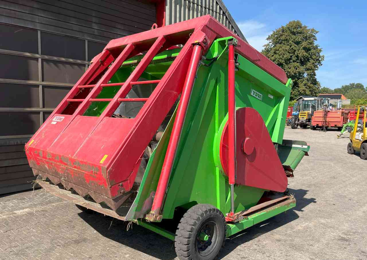 VDW UMD 5 Voermengwagen, peddelmenger, voerwagen, voermachines - Misturadora Alimentadora: foto 4 VDW UMD 5 Voermengwagen, peddelmenger, voerwagen, voermachines - Misturadora Alimentadora: foto 4