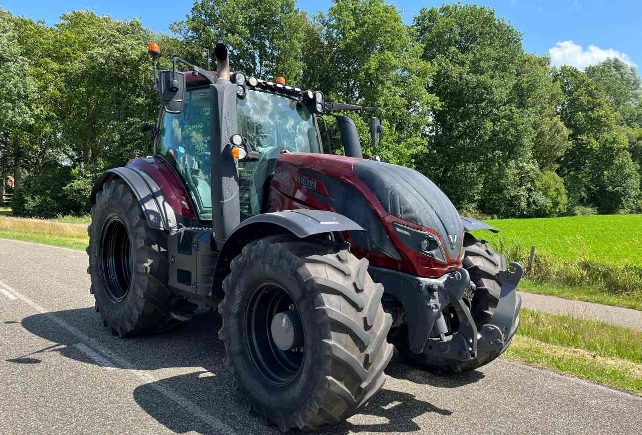 Valtra T234 Direct Tractoren - Trator: foto 1 Valtra T234 Direct Tractoren - Trator: foto 1