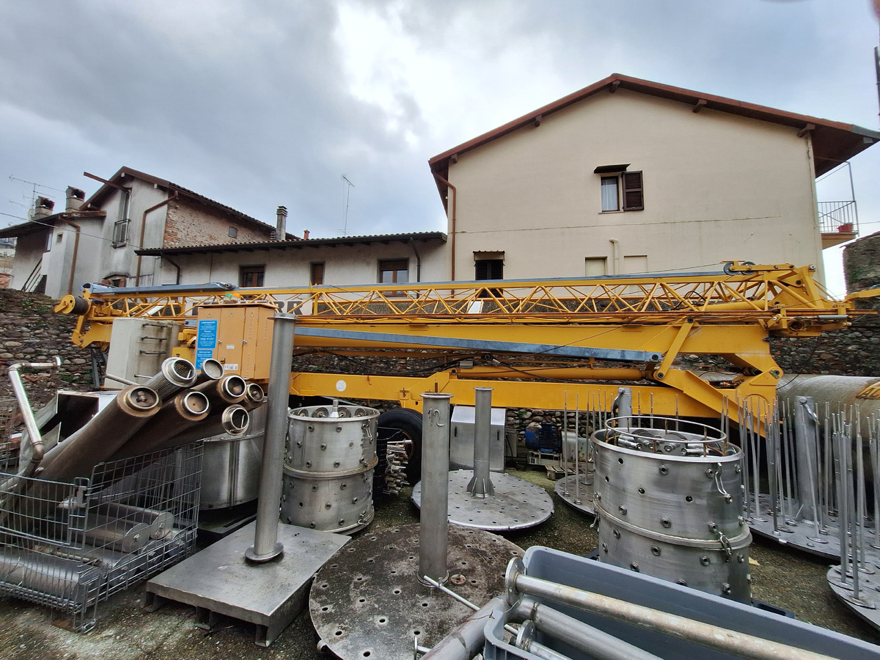 Liebherr 26H - Grua automontante: foto 1 Liebherr 26H - Grua automontante: foto 1