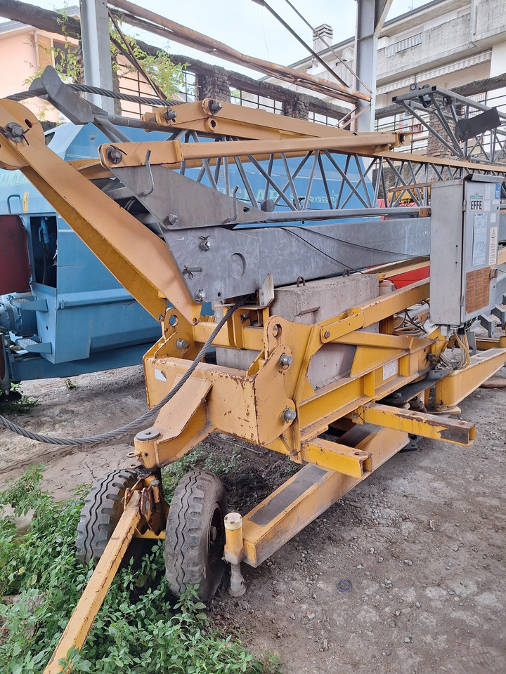 POTAIN HD10A - Grua automontante: foto 1 POTAIN HD10A - Grua automontante: foto 1