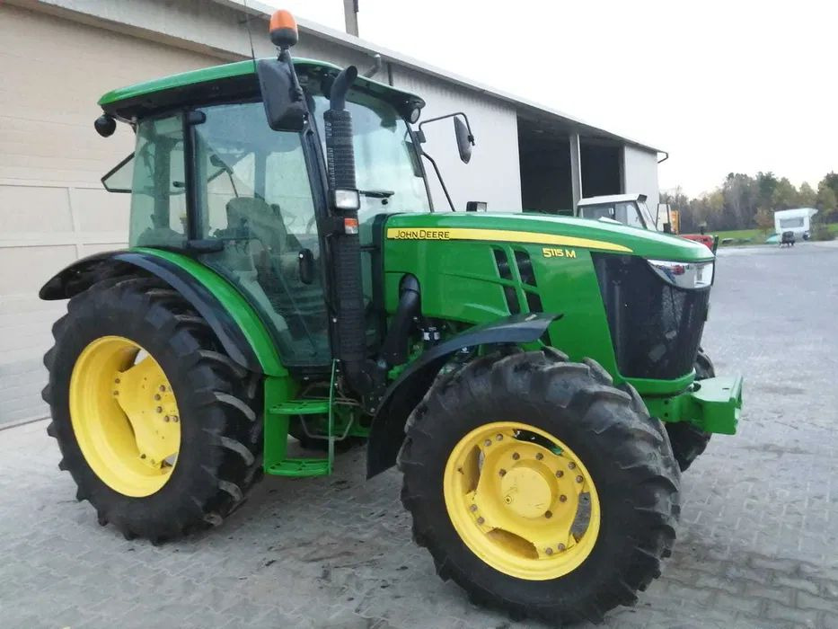 Ciągnik JOHN DEERE 5115M - Trator: foto 4 Ciągnik JOHN DEERE 5115M - Trator: foto 4