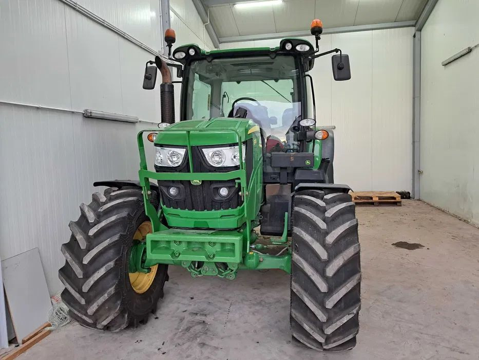 John Deere 6125R 2015 Rok - Trator: foto 5 John Deere 6125R 2015 Rok - Trator: foto 5