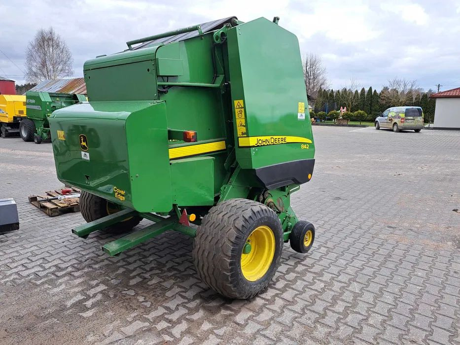 John Deere 842 - Enfardadeira de fardos redondos: foto 5 John Deere 842 - Enfardadeira de fardos redondos: foto 5