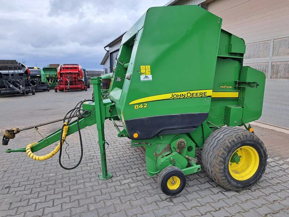 John Deere 842 - Enfardadeira de fardos redondos: foto 3 John Deere 842 - Enfardadeira de fardos redondos: foto 3