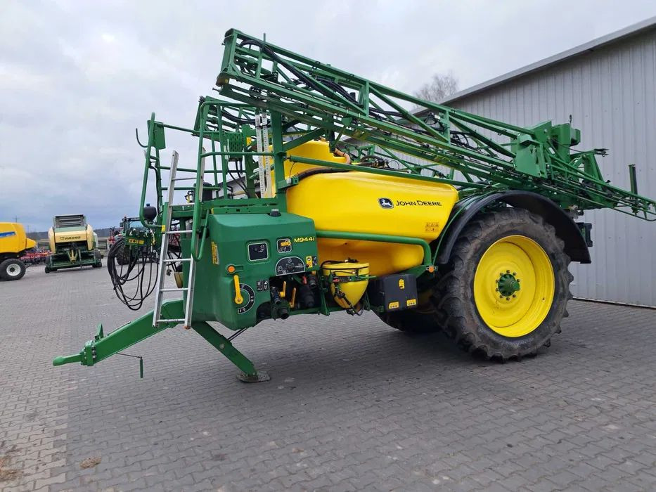 John Deere 944i - Pulverizador de arrastar: foto 1 John Deere 944i - Pulverizador de arrastar: foto 1