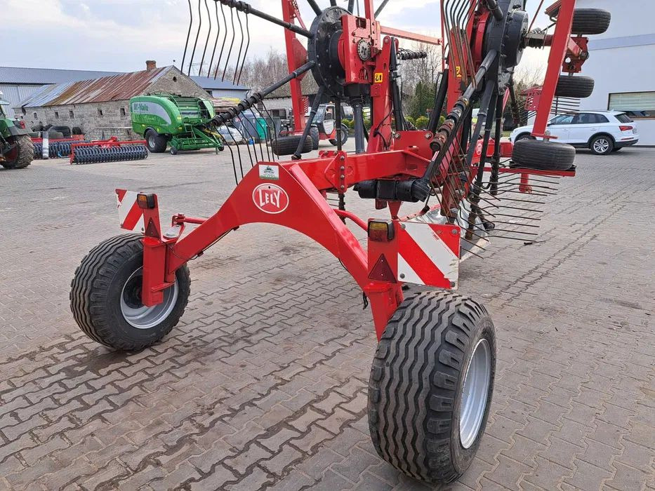 Lely hibiscus 745 CD Vario - Ancinho enleirador: foto 2 Lely hibiscus 745 CD Vario - Ancinho enleirador: foto 2