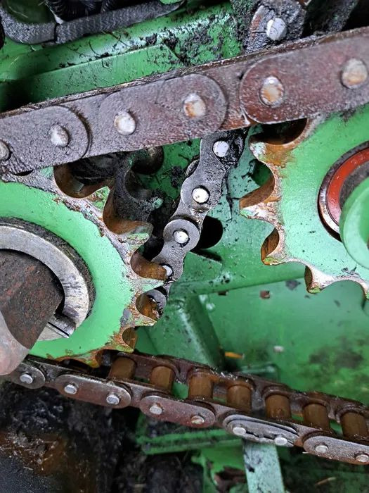 Prasa rolująca John Deere 854 - Enfardadeira de fardos redondos: foto 3 Prasa rolująca John Deere 854 - Enfardadeira de fardos redondos: foto 3