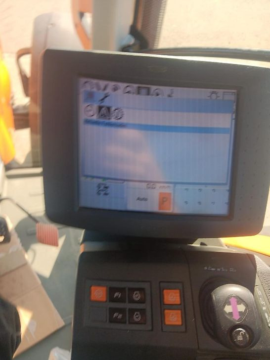 Claas Axion 830 C matic - Trator: foto 5 Claas Axion 830 C matic - Trator: foto 5