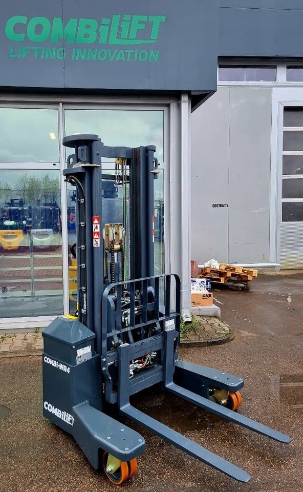 Aisle-Master WR4 - BRAND NEW on stock ! - Empilhador de 4 vias: foto 5 Aisle-Master WR4 - BRAND NEW on stock ! - Empilhador de 4 vias: foto 5